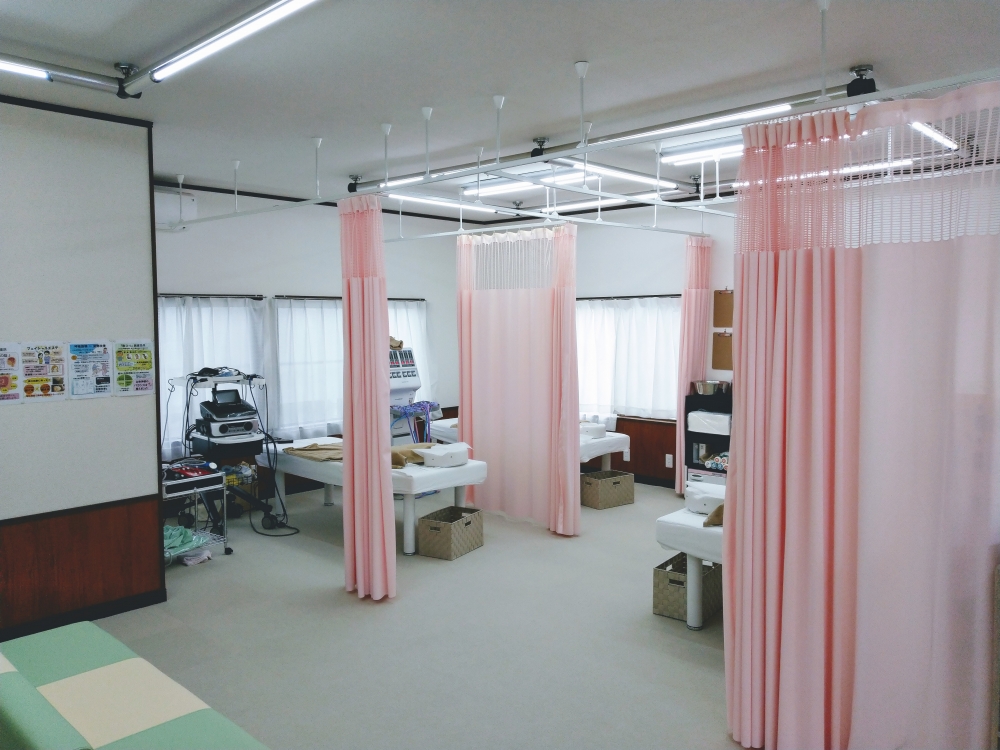 実取整骨院　施術